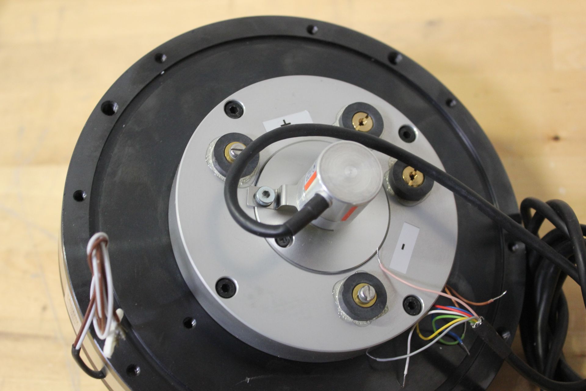 NEW AST HIGH PERFORMANCE FLAT DISC DC SERVO MOTOR WITH TACHO & ENCODER PN: KN16M4T - Image 5 of 5