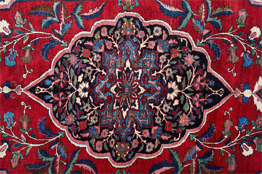 Bakhtiar carpet, West Persia, circa 1920 - Image 3 of 4