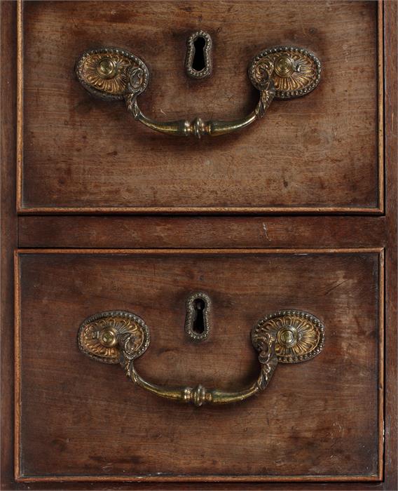 A George II mahogany and crossbanded kneehole dressing table/ desk - Image 3 of 3