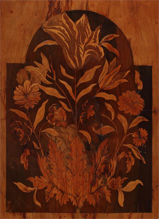 A William and Mary walnut, sycamore banded floral marquetry and oyster veneered chest - Bild 4 aus 4