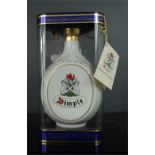 A Superior de Luxe Scotch Whisky souvenir decanter.