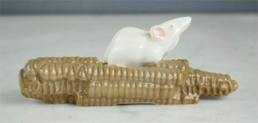 Royal Copenhagen Denmark porcelain mouse nibbling corn on the cob, no. 752 CK. - Image 3 of 3