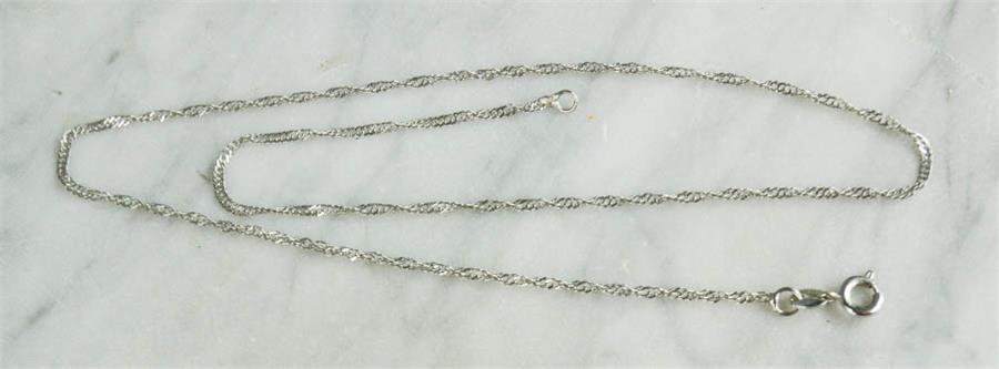 A white gold plated necklace, 1.6g.