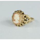 A 9ct gold cameo ring, size M, 5.5g.