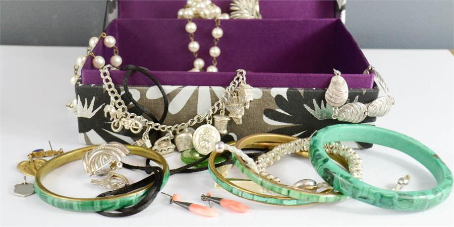 A quantity of costume jewellery, with jewellery box, to include three malachite bangles, simulated