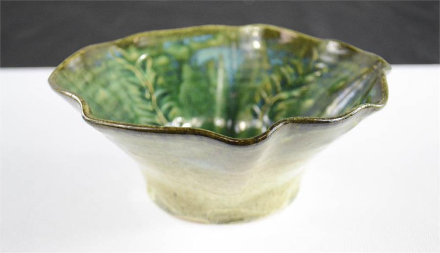 A Studio high fired lustre glazed wavy rimmed bowl by Peter Gerard Starkey, green trailing seaweed - Image 2 of 2