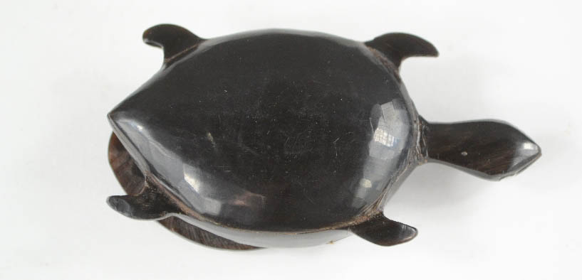 A 19th century horn turtle snuff box, English 1860-80. - Bild 3 aus 3