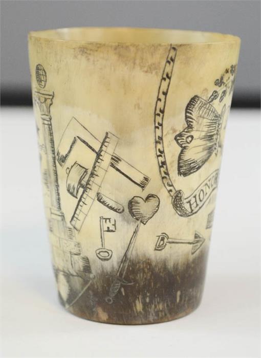 An early 19th century carved horn beaker, depicting masonic symbols. 7cm high. - Image 2 of 4