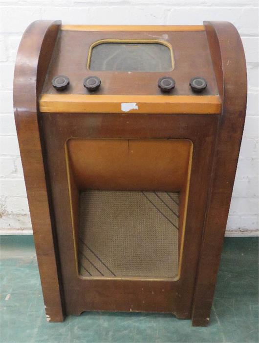 An SRM vintage radio.