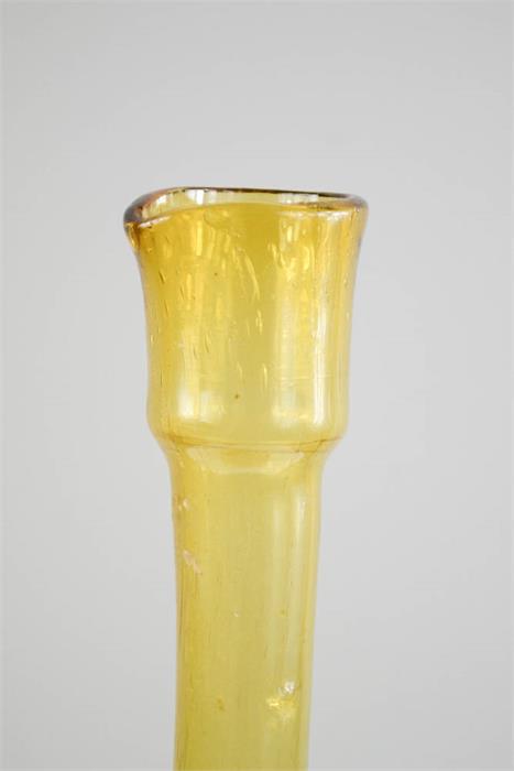 Arts & Crafts Yellow Studio Glass Vase/Decanter, in the Glasgow ’Clutha’ style of Christopher - Bild 3 aus 6