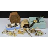 A quantity of jewellery including a silver and enamel badge, a niello work gentleman's dress set.