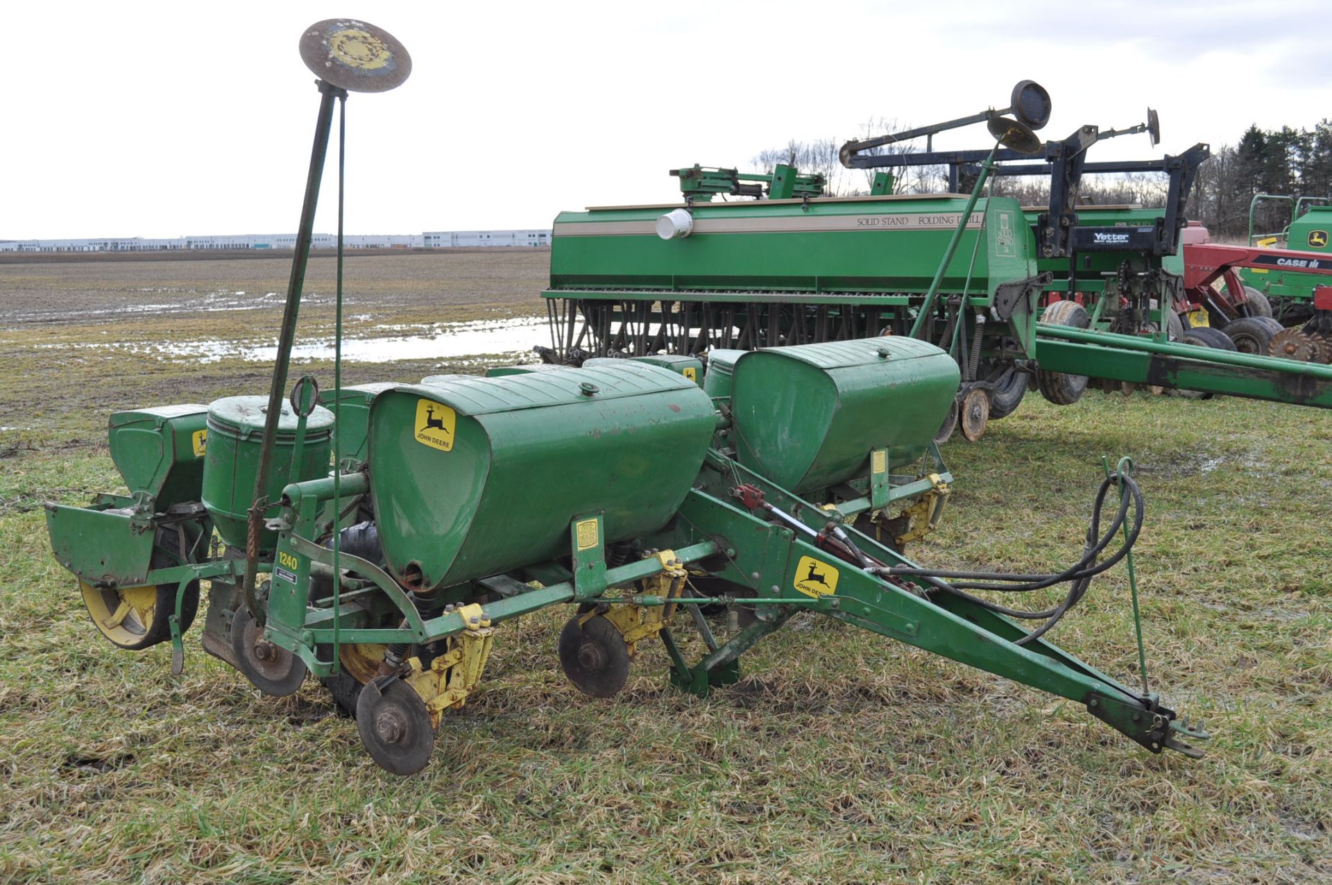 John Deere 1240 corn planter, plates, dry fertilizer with double disc openers, double disc seed - Image 9 of 9