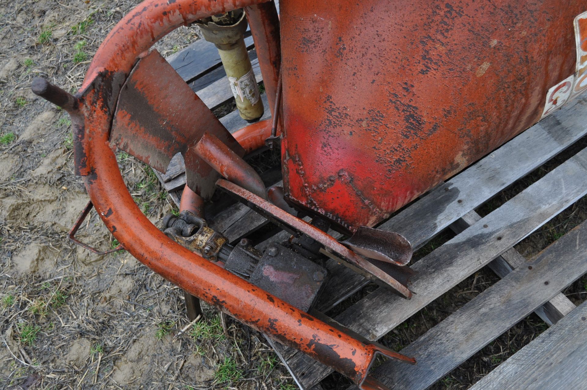 3pt seed/fertilizer spreader, 540 pto - Image 4 of 7