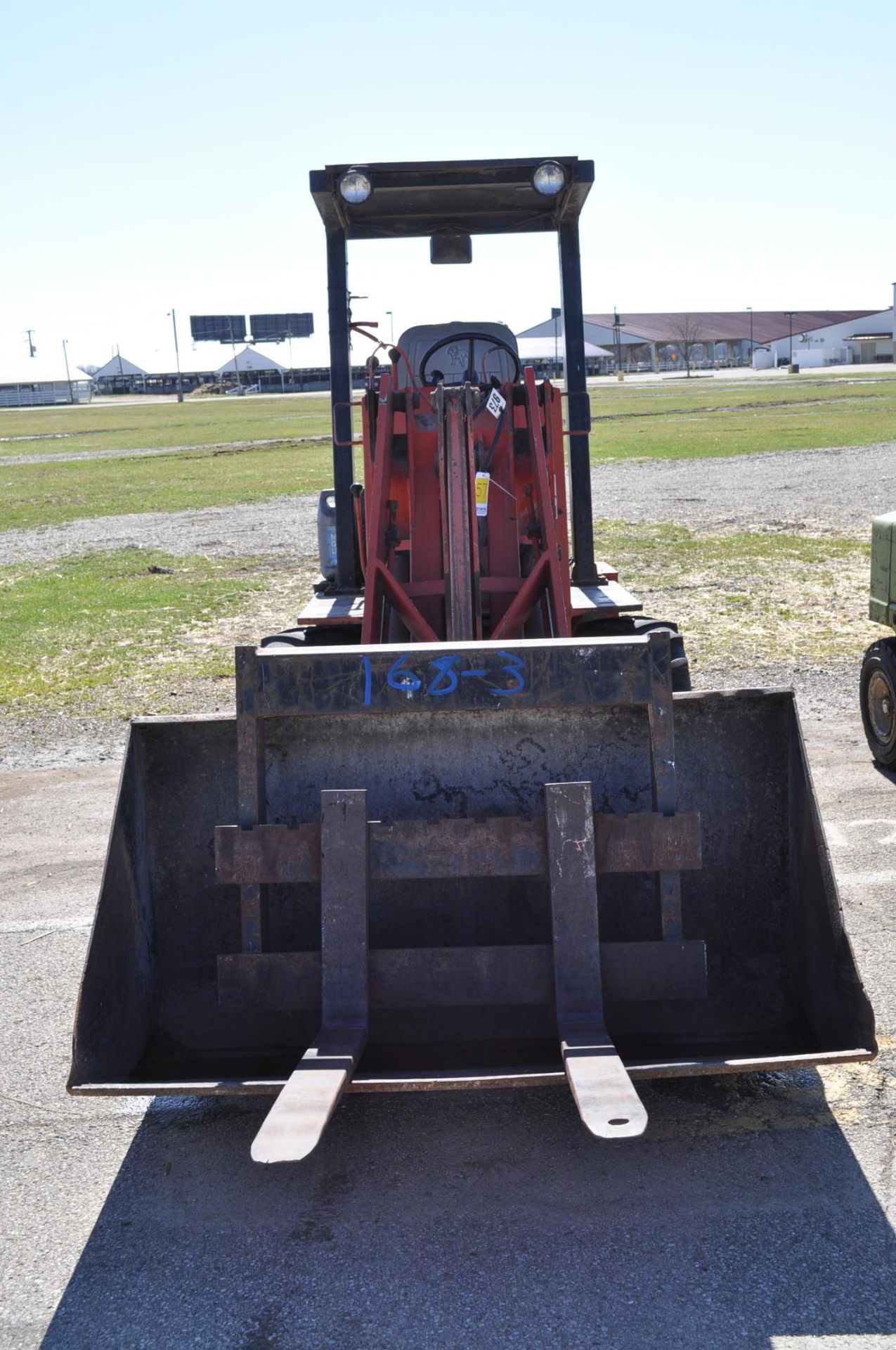 Wrangler loader, Bucket and forks - Image 5 of 10