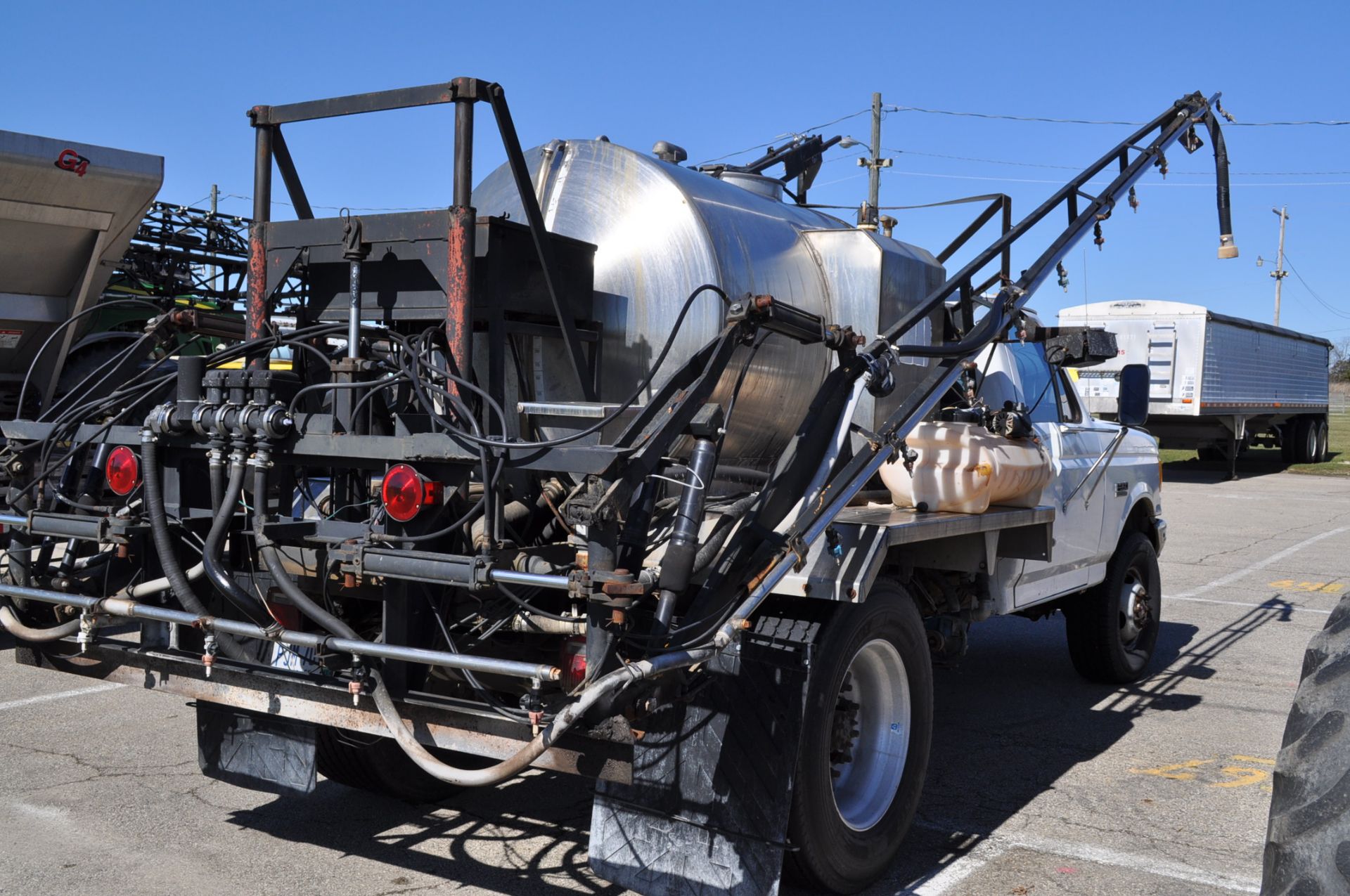 1990 Ford F350 7.3 diesel 4X4, 4sp trans, Precision tank sprayer, 500GL SS tank, 50’ booms, 15’ - Image 3 of 16