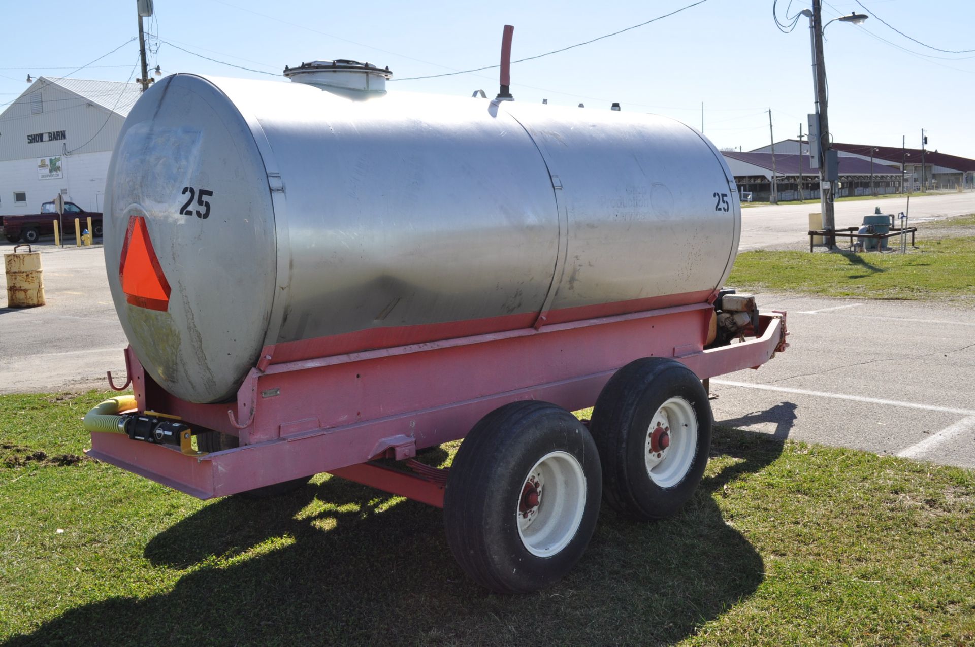 1000 gal SS fertilizer trailer, tandem axle, 2" pump and hose - Image 3 of 12