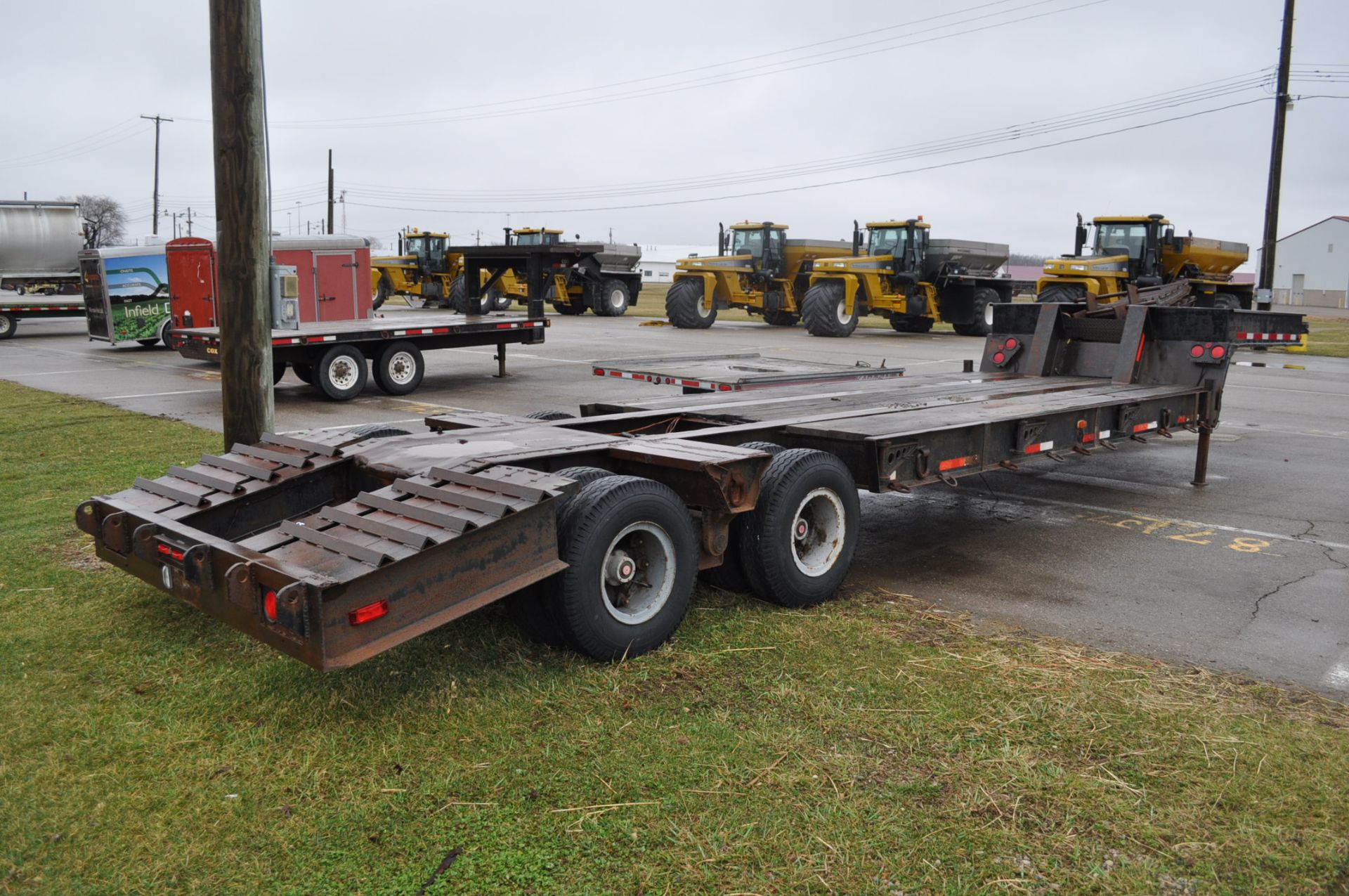 1974 Rodgers lowboy trailer, 16' floor, 4' dovetail, 36' OAL, no ramps, VIN D3714 - Image 5 of 6