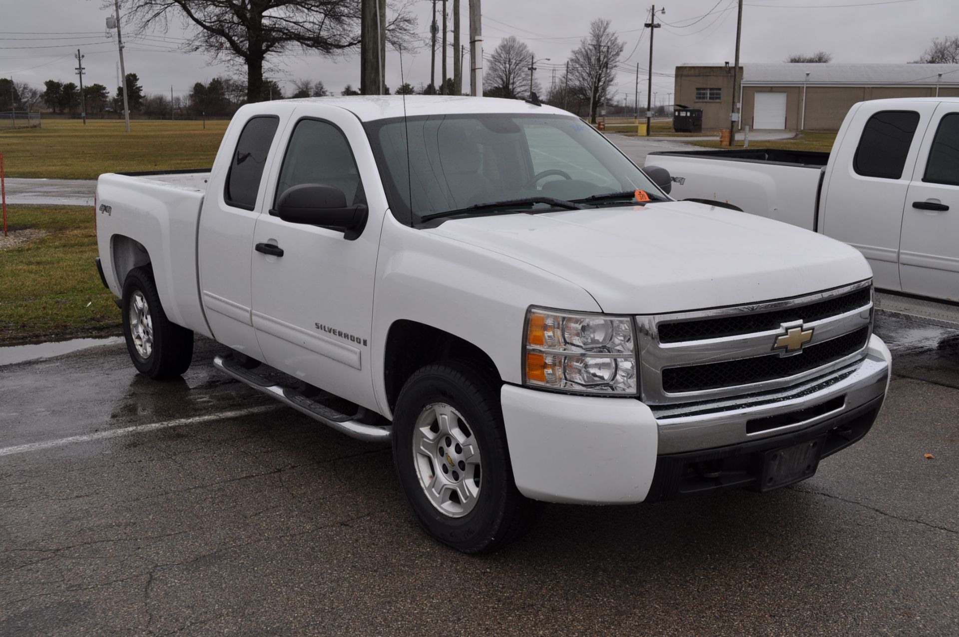 2009 Chevy 1500 ext cab pickup, 4x4, gas, auto, electric brake controller, 156,132 mi - Image 4 of 12