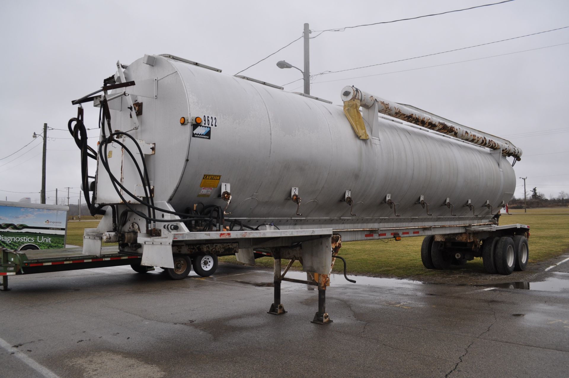 1996 Warren 9 bin bulk feed trailer