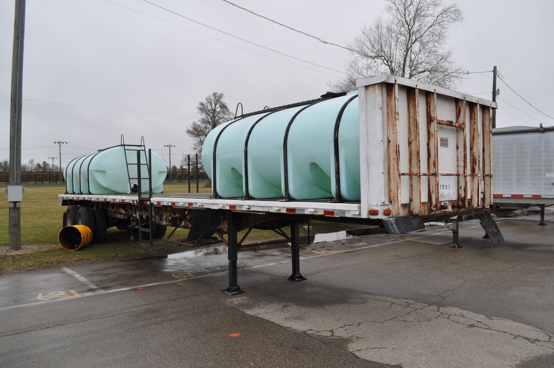 1977 Transcraft 42’ flat trailer with 2-2000gl poly tanks - Image 4 of 4