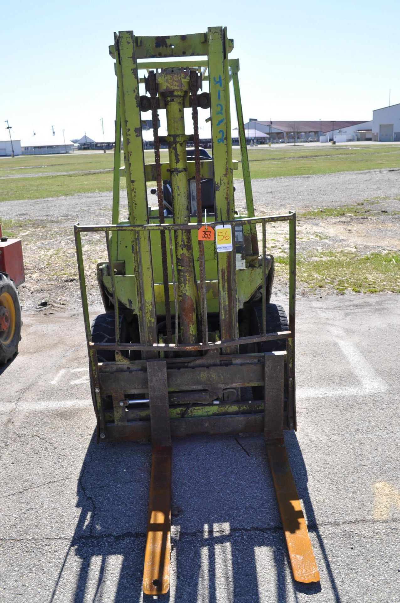 Clark C500-Y40 forklift, 4000 lb capacity, SN Y355-1063-5506FA - Image 5 of 8