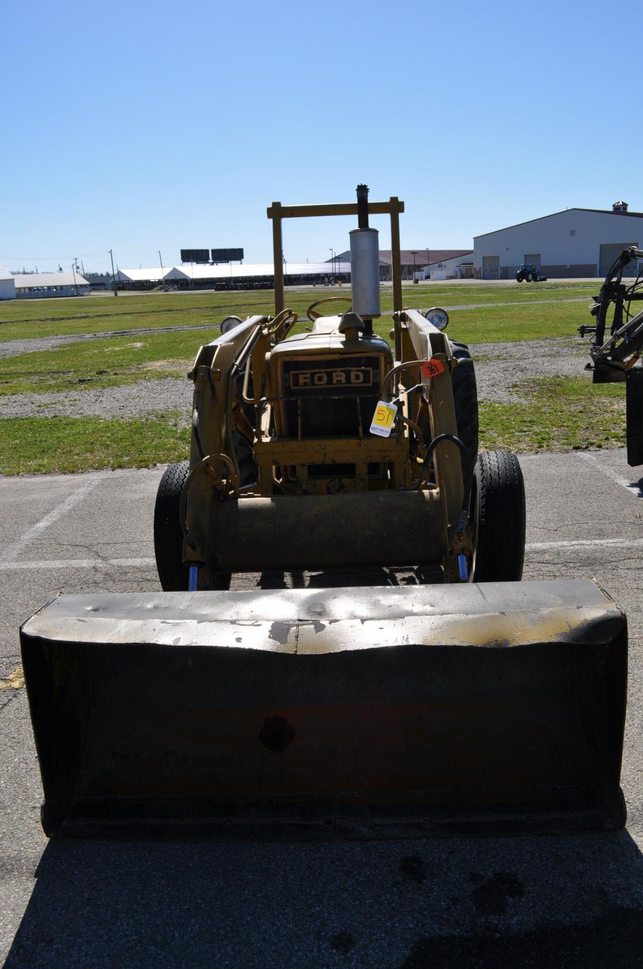 340B Ford tractor, shows 4738 hrs, loader, joystick control, 14.9-24 rear tires, 7.50-16 LT front - Image 6 of 16