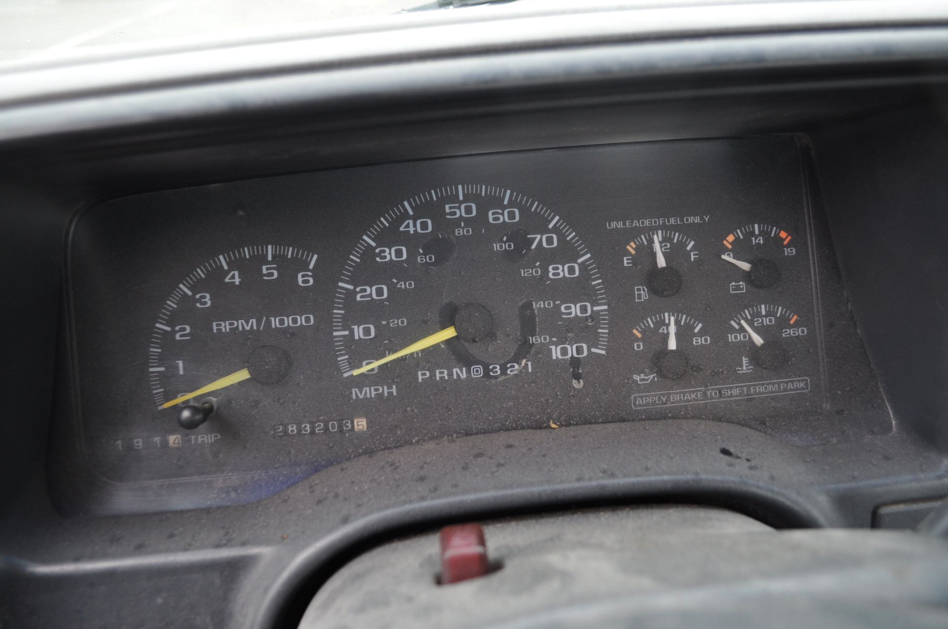 1997 Chevrolet 2500 reg cab pickup, 4x4, gas, long bed, electric brake controller, 283,203 mi - Image 8 of 11