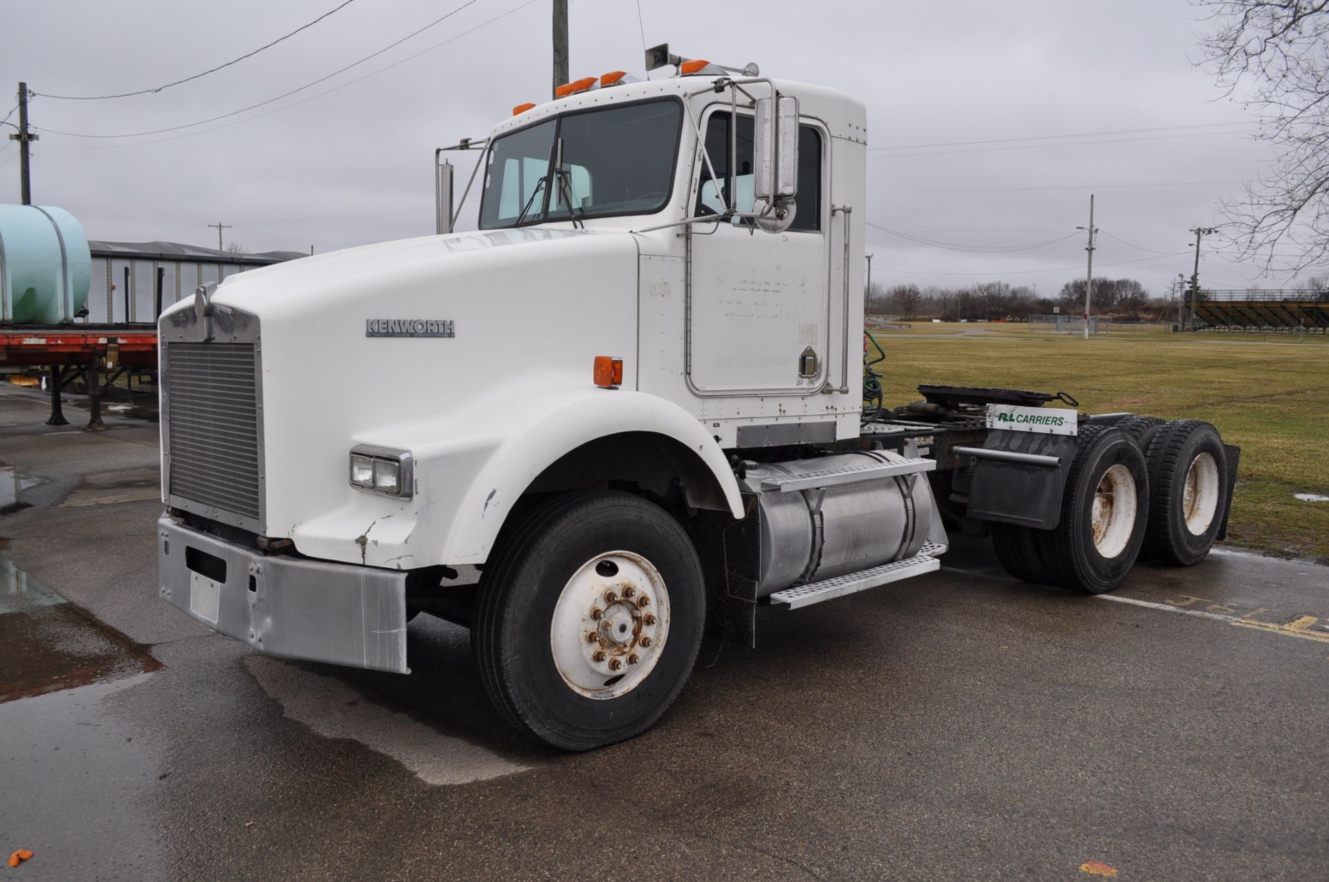 1995 T800 Kenworth semi truck, N14 Cummins, 13 sp, 8 bag air ride, sliding 5th wheel, 1,148,466 mi