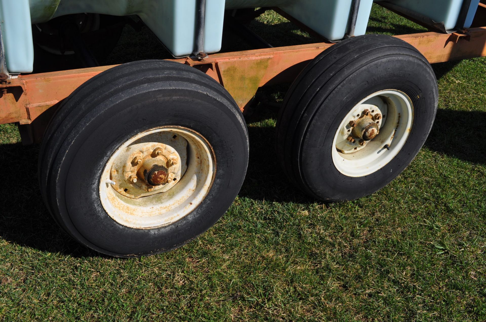 Pup trailer 1000gl poly tank - Image 4 of 6