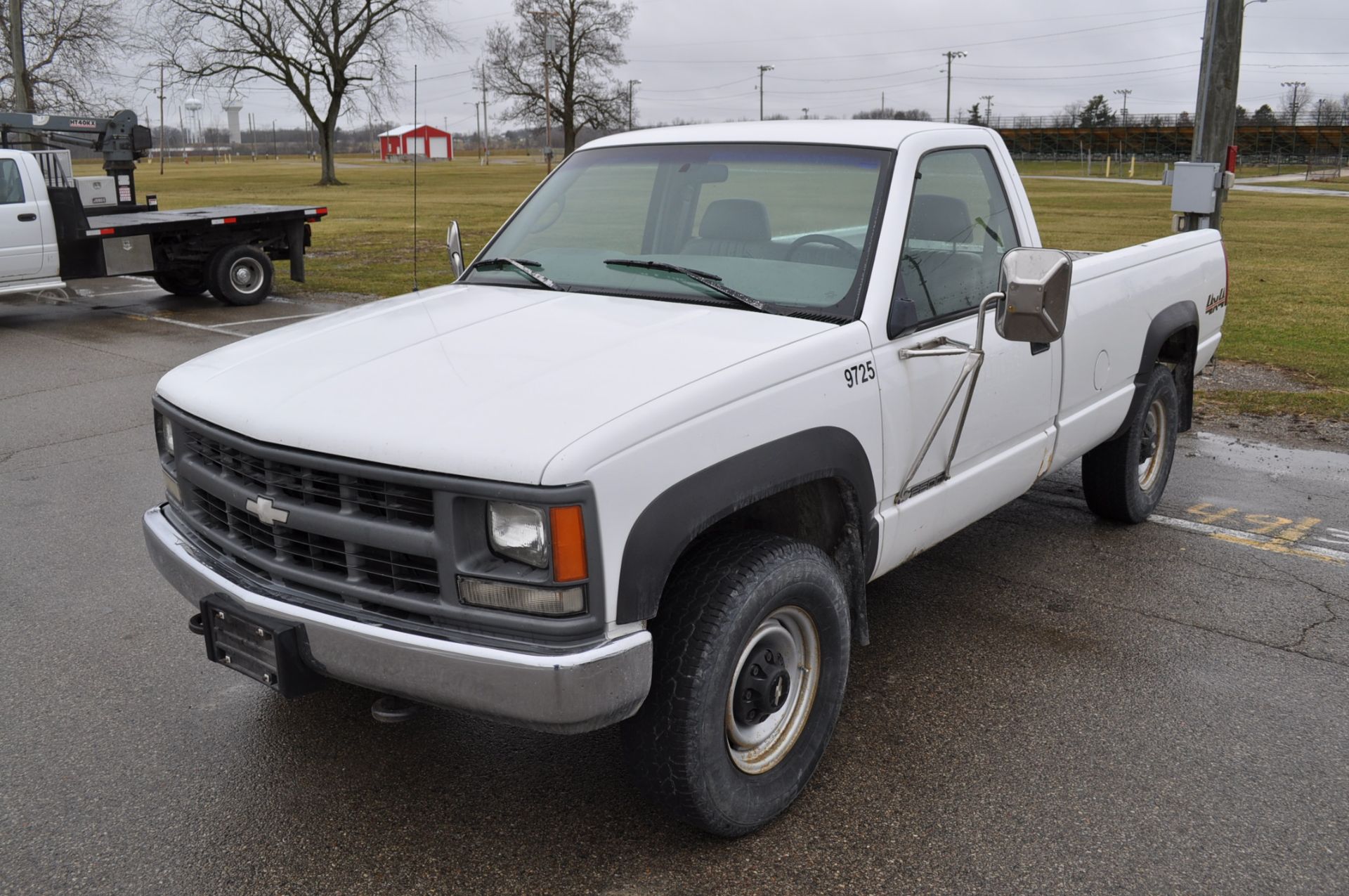 1997 Chevrolet 2500 reg cab pickup, 4x4, gas, long bed, electric brake controller, 283,203 mi