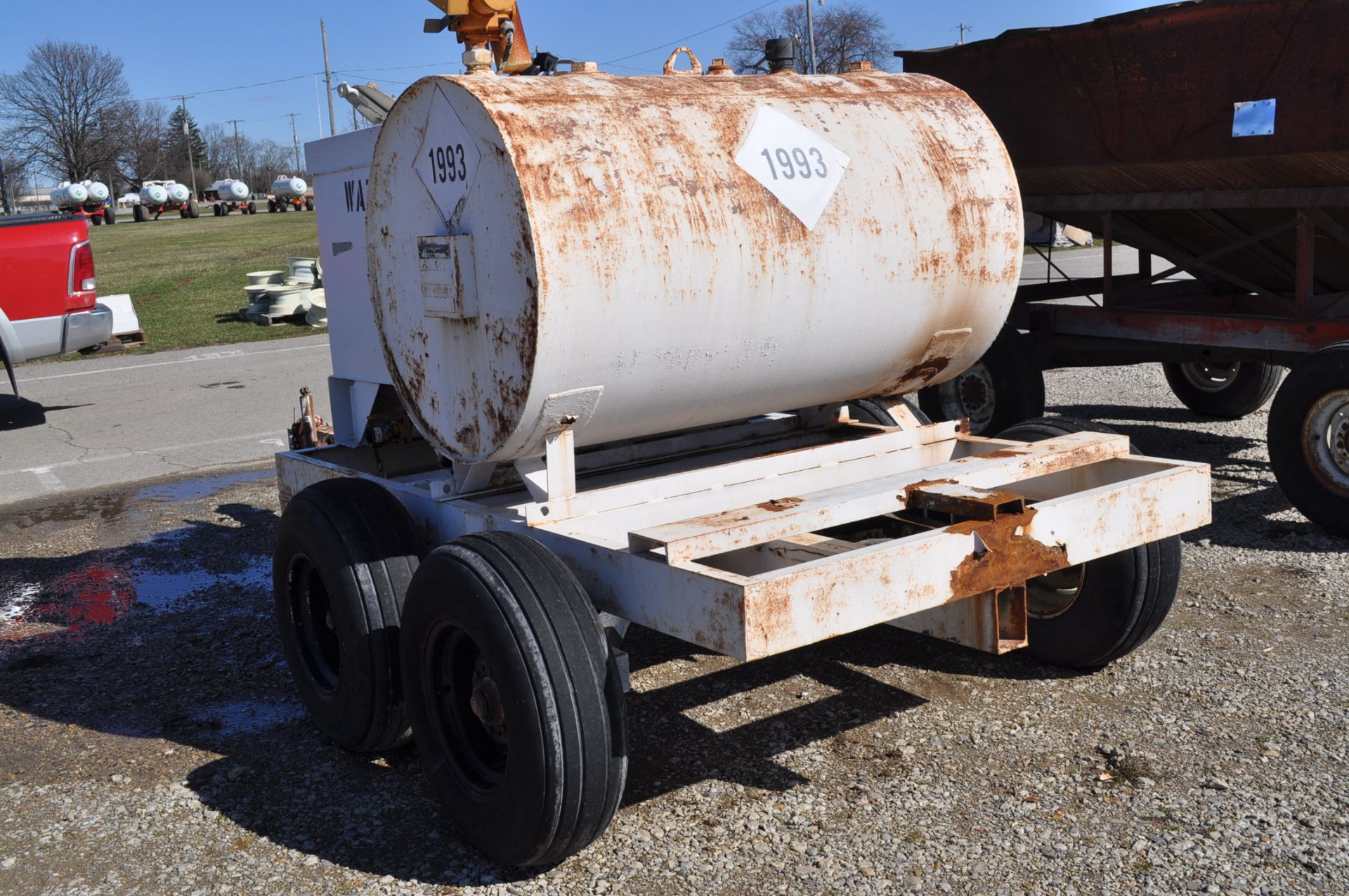 Water and fuel trailer - Image 3 of 7