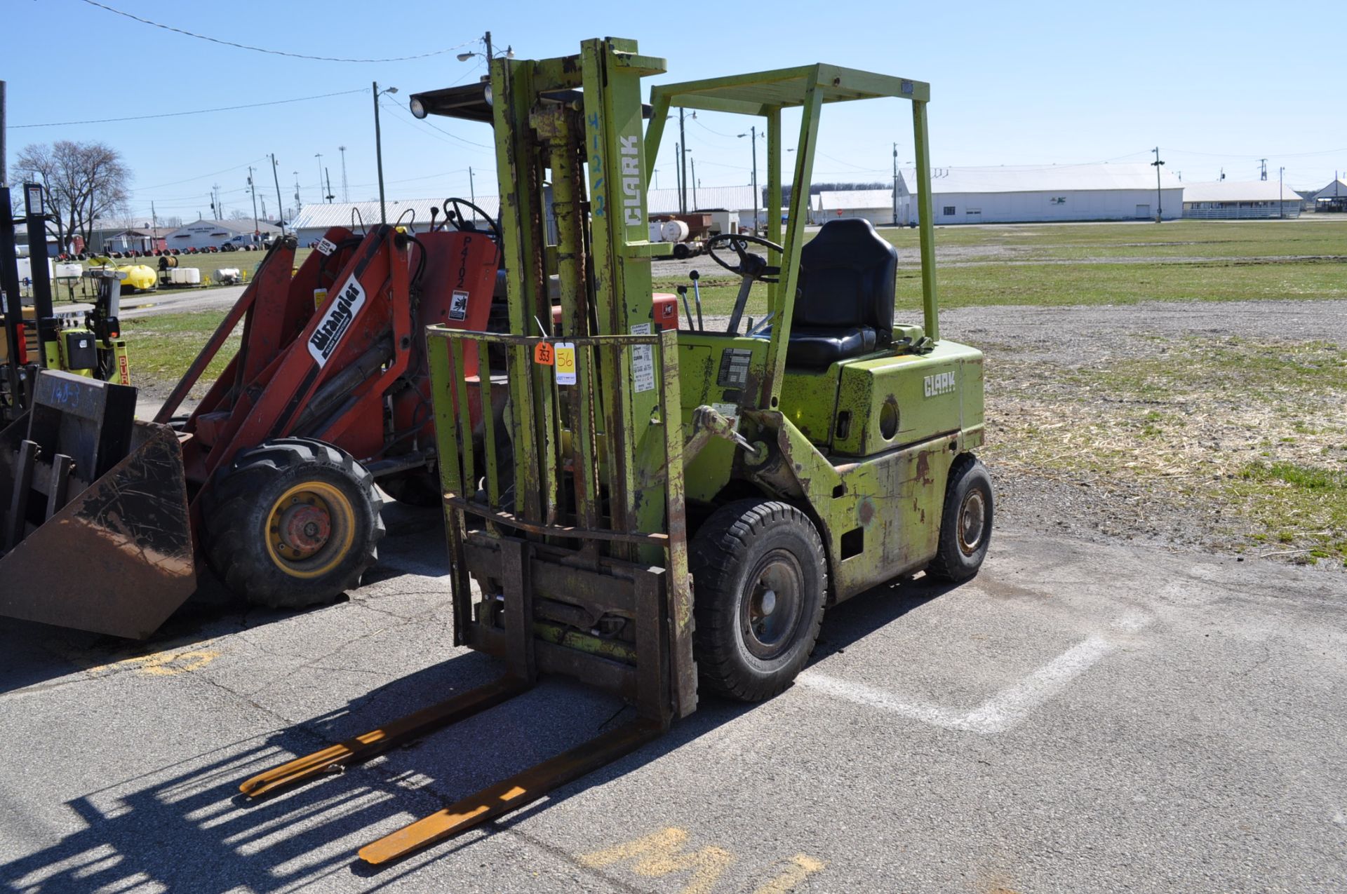 Clark C500-Y40 forklift, 4000 lb capacity, SN Y355-1063-5506FA