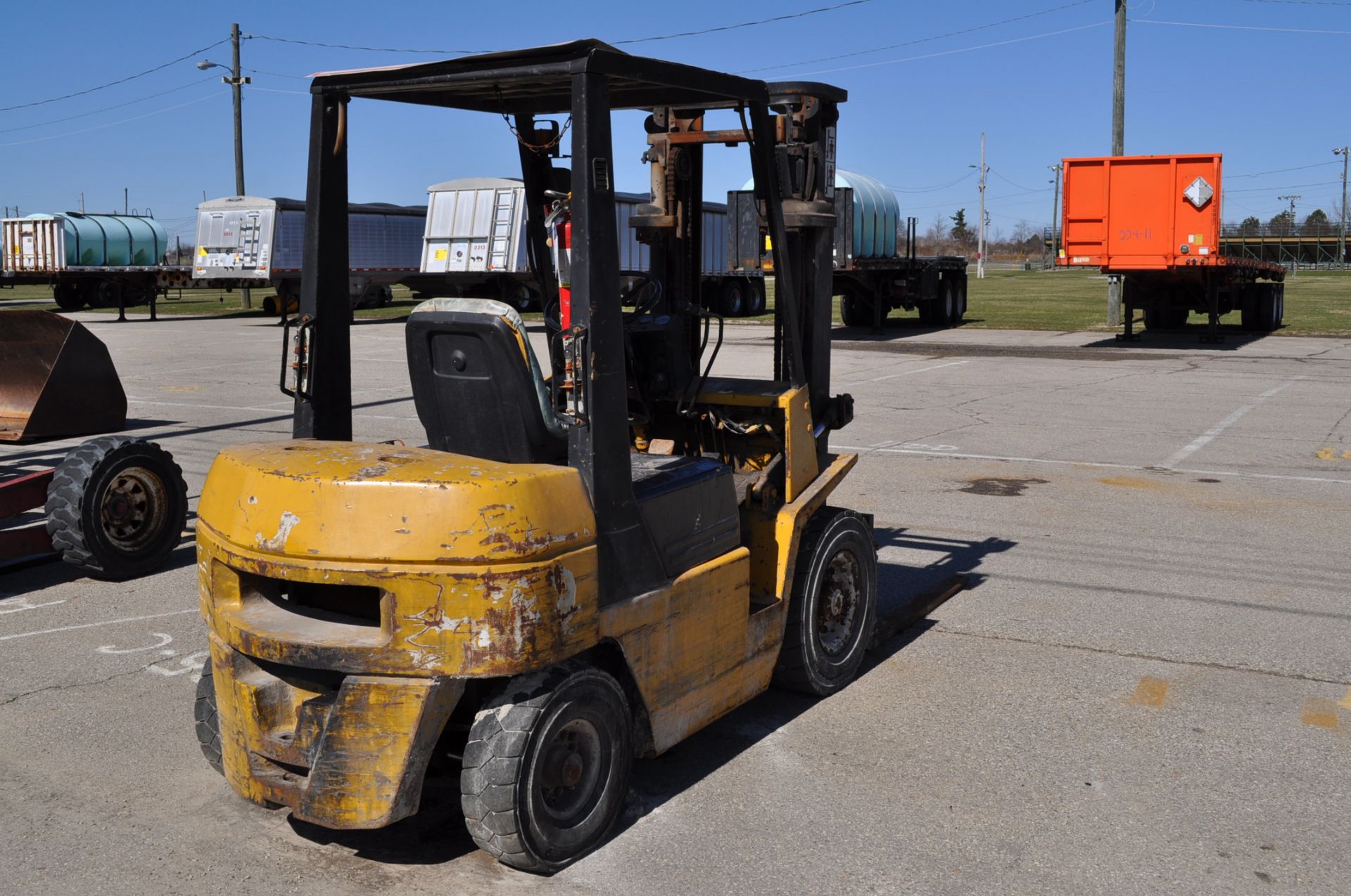 King Forklift 5000 lb capacity, pneumatic tires, gasoline engine, SN AN428 - Image 3 of 6