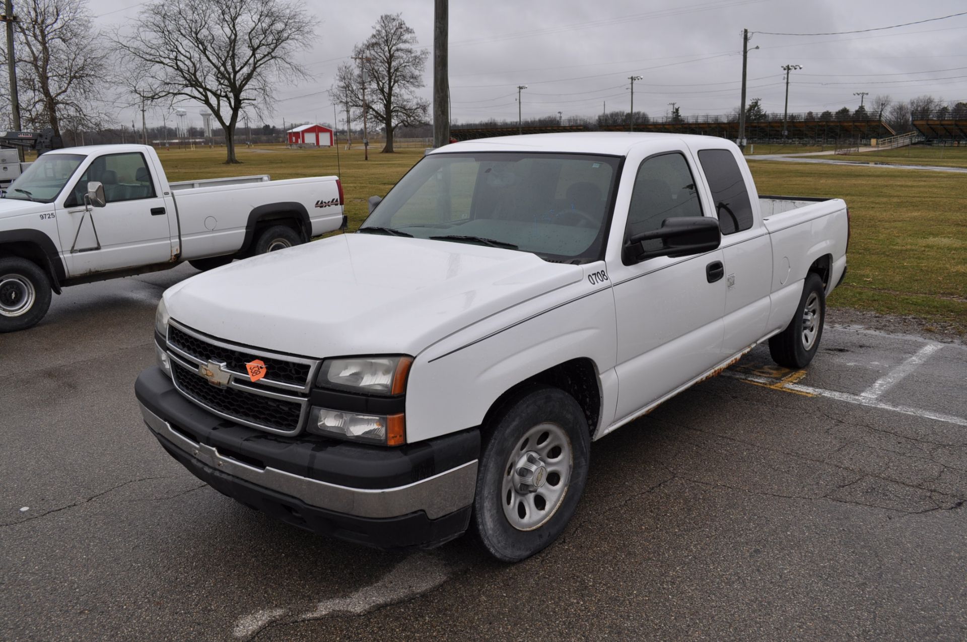 2007 Chevy 1500 ext cab pickup, 2wd, gas, auto, short bed, 245,202 miles, VIN 1GCEC19X87Z121173