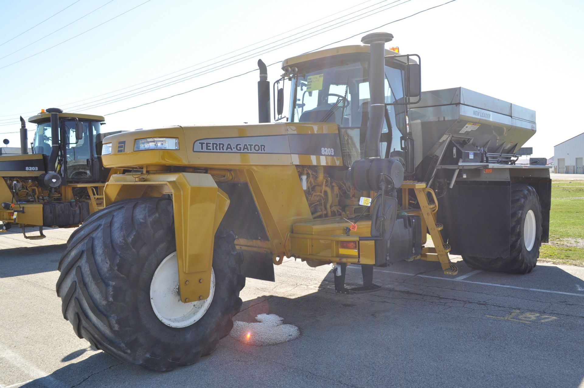 2006 8203 Terra Gator floater, 6134 hrs, L3220G4 Multiapplier Twin Bin, Cat engine, Ag leader