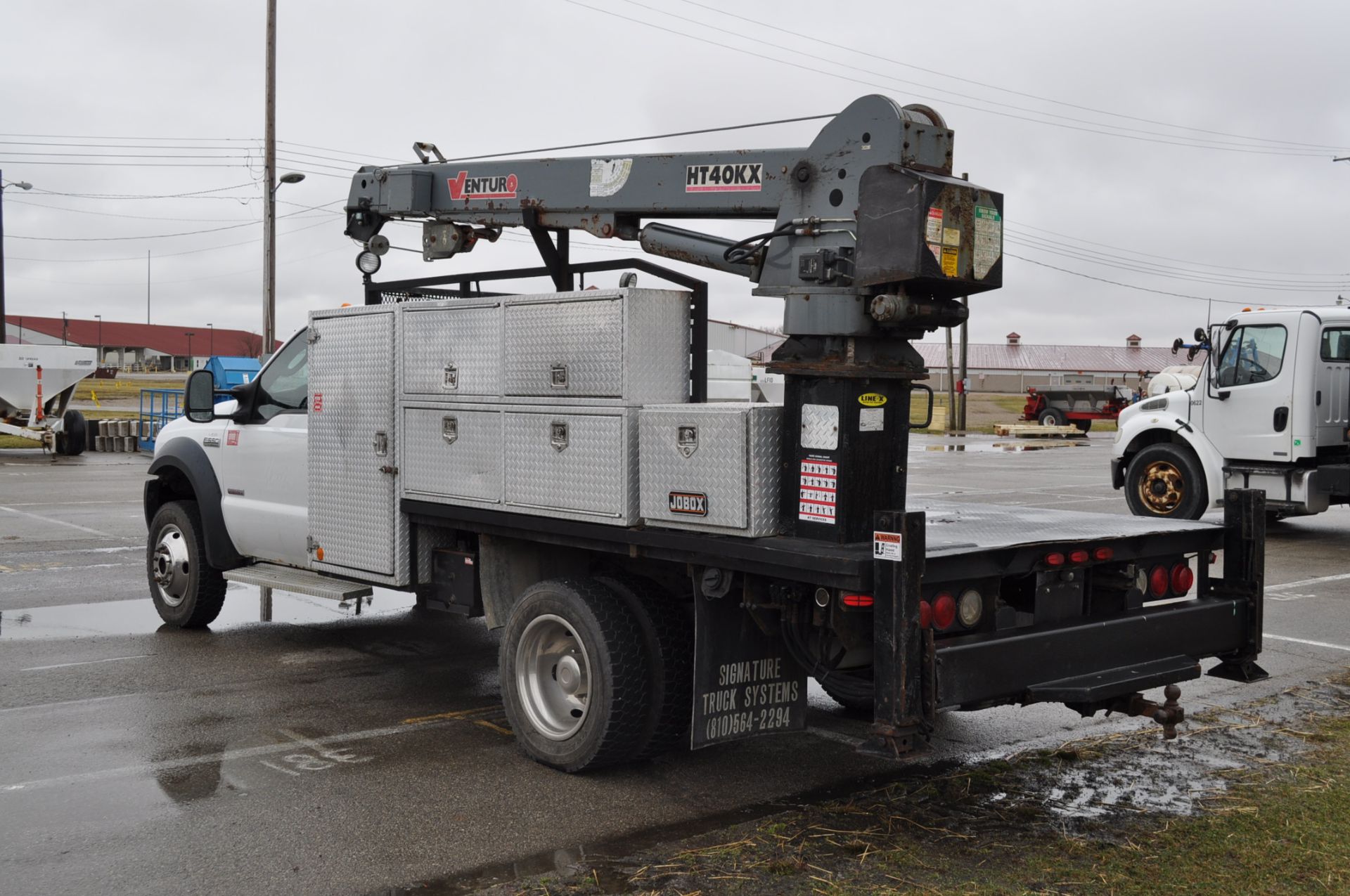 2006 Ford F-550 flat bed truck with cane, 6.0 Powerstroke diesel, auto, 4x4, PTO, 189,135 miles - Image 2 of 19