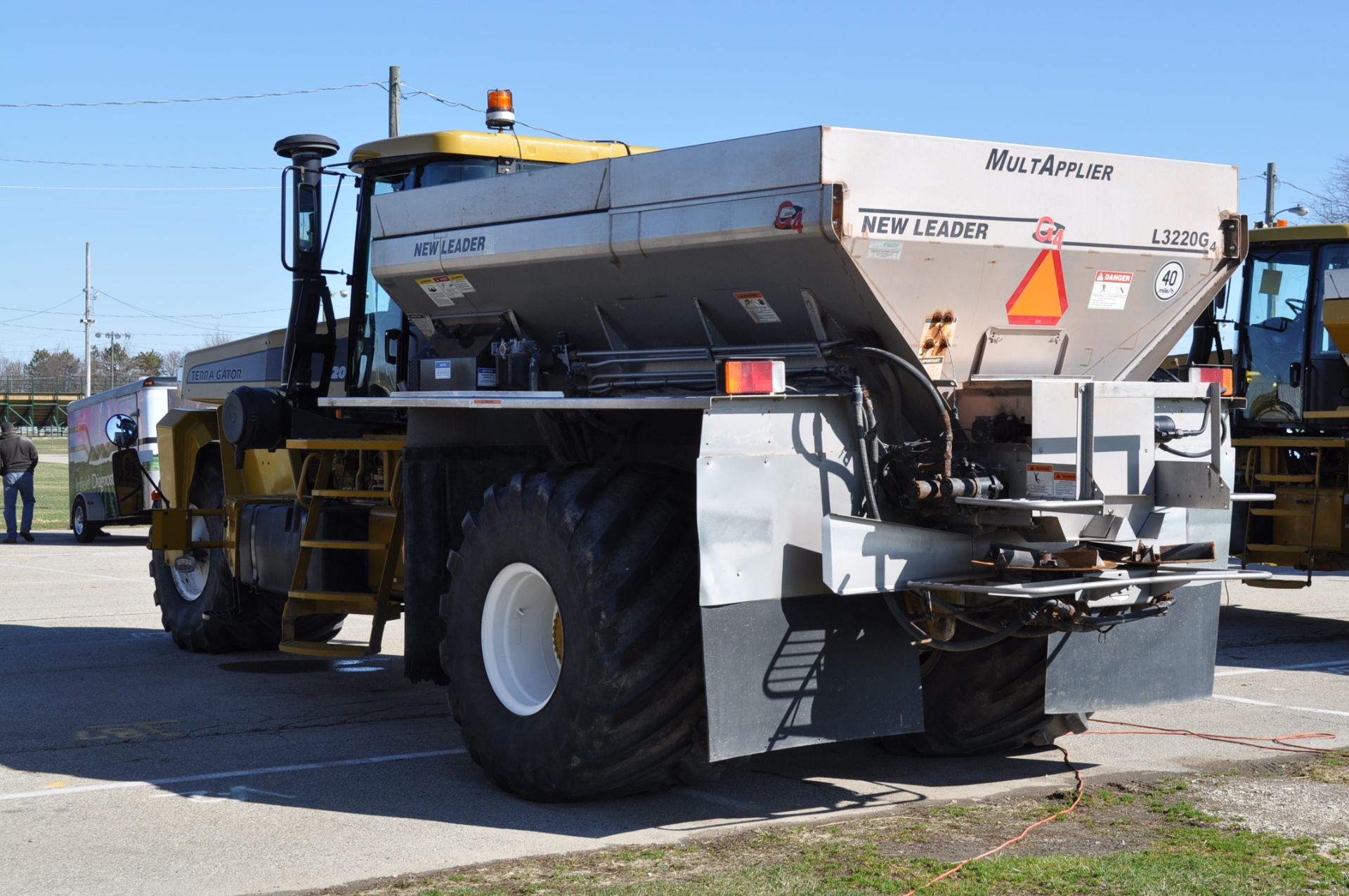 2006 8203 Terra Gator floater, 6134 hrs, L3220G4 Multiapplier Twin Bin, Cat engine, Ag leader - Image 2 of 7