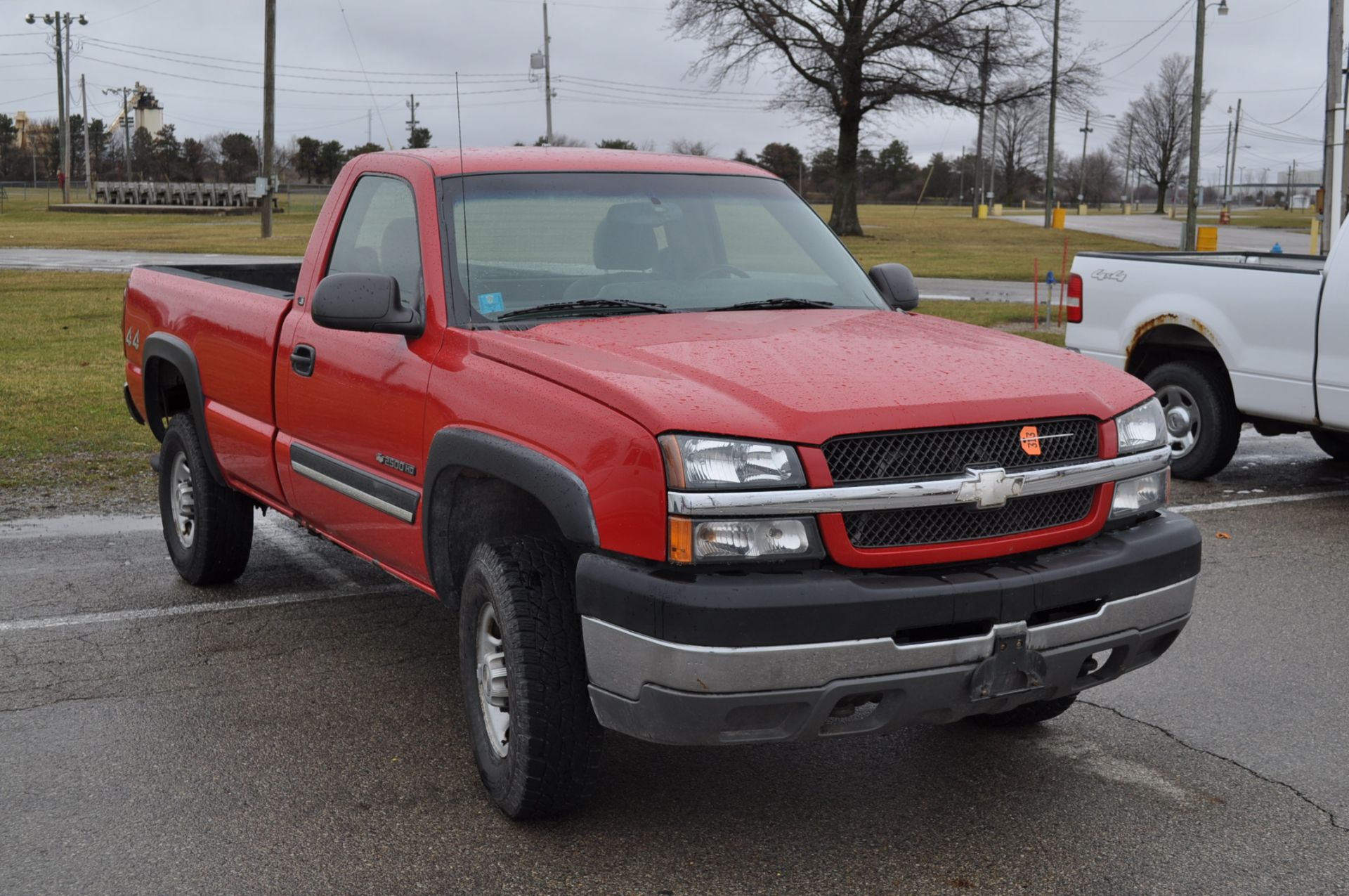 2003 Chevrolet Silverado reg cab pickup, 4x4, 6L, auto, short bed, spray in bed liner, 126,230 mi - Image 4 of 10