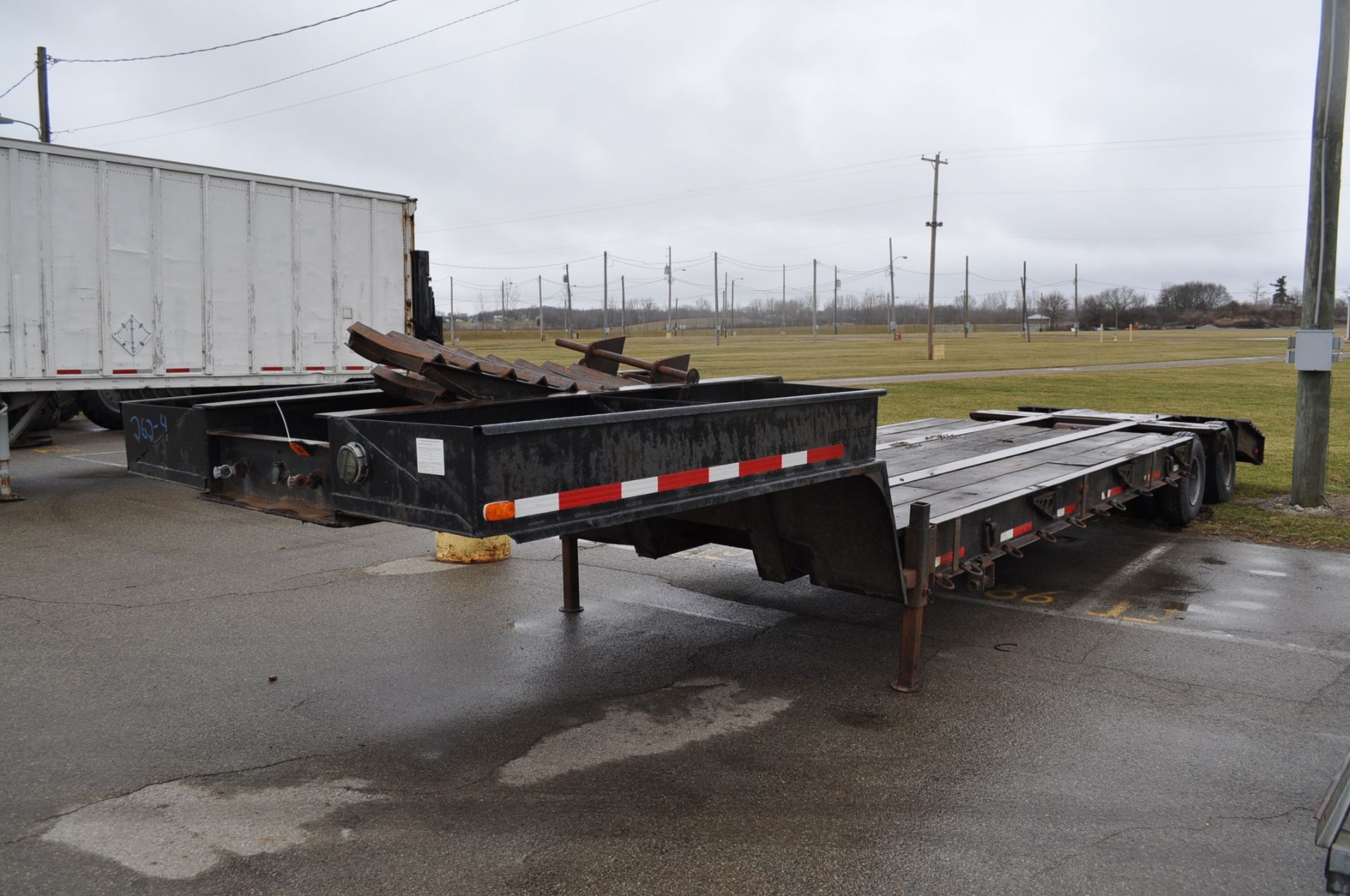 1974 Rodgers lowboy trailer, 16' floor, 4' dovetail, 36' OAL, no ramps, VIN D3714