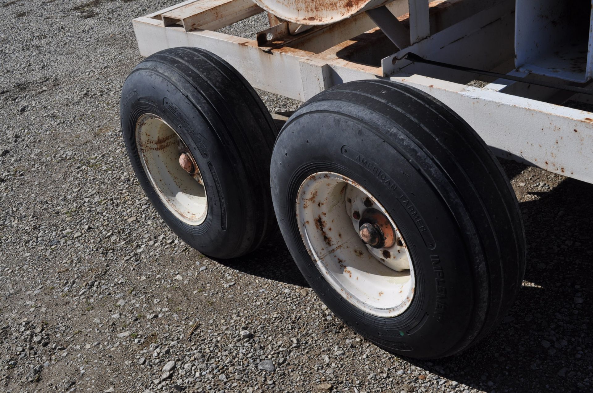 Water and fuel trailer - Image 6 of 7