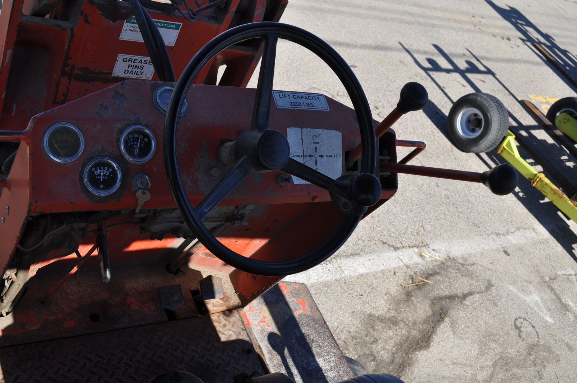 Wrangler loader, Bucket and forks - Image 10 of 10