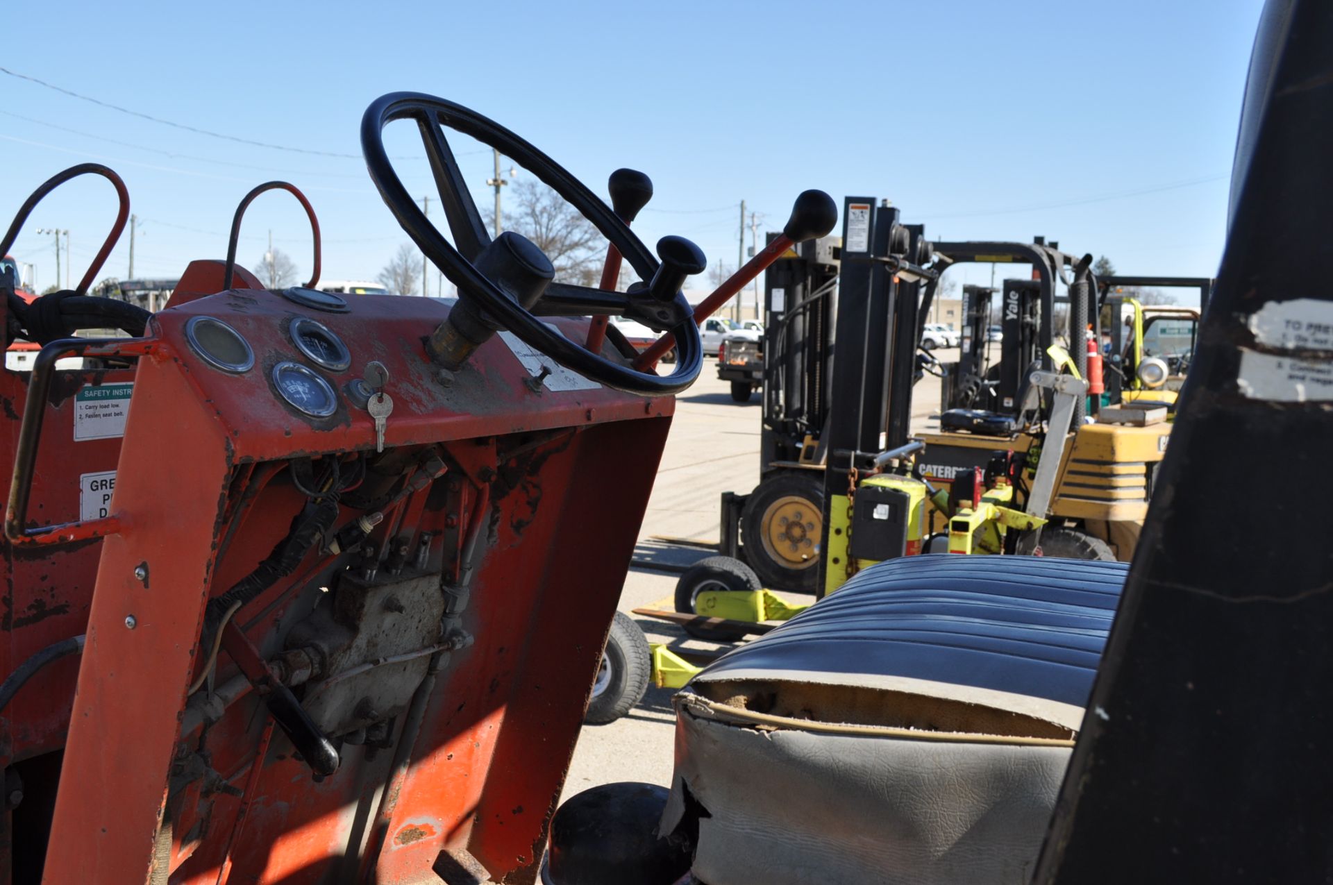 Wrangler loader, Bucket and forks - Image 9 of 10