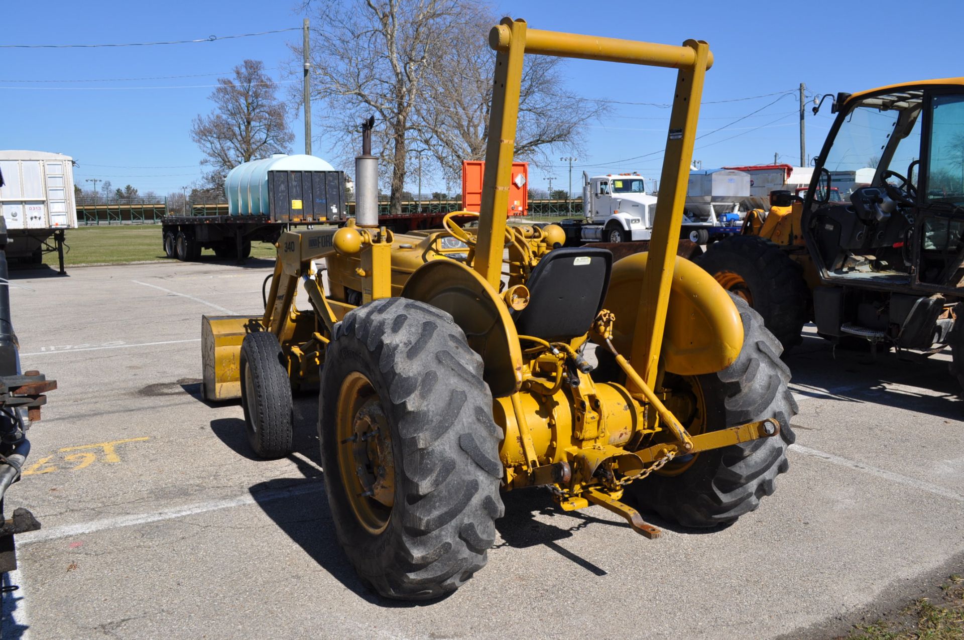 340B Ford tractor, shows 4738 hrs, loader, joystick control, 14.9-24 rear tires, 7.50-16 LT front - Image 3 of 16