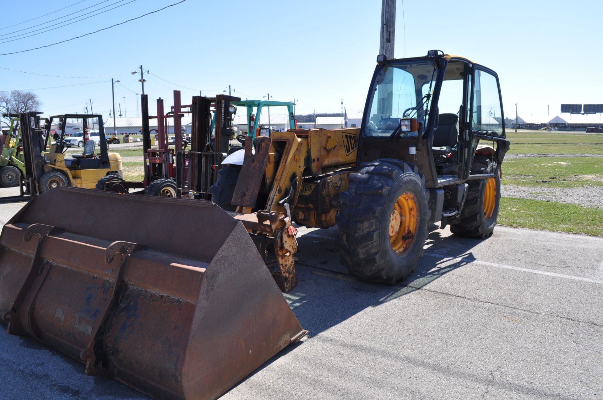 2002 JCB 540 Telehanderler w/ bucket and forks, 19.5L-24 tires, SN 20489, rough