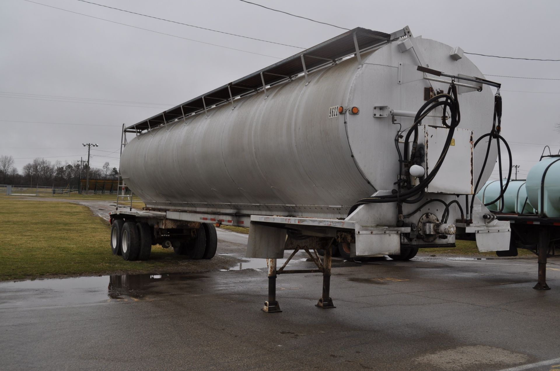 1996 Warren 9 bin bulk feed trailer - Image 6 of 8