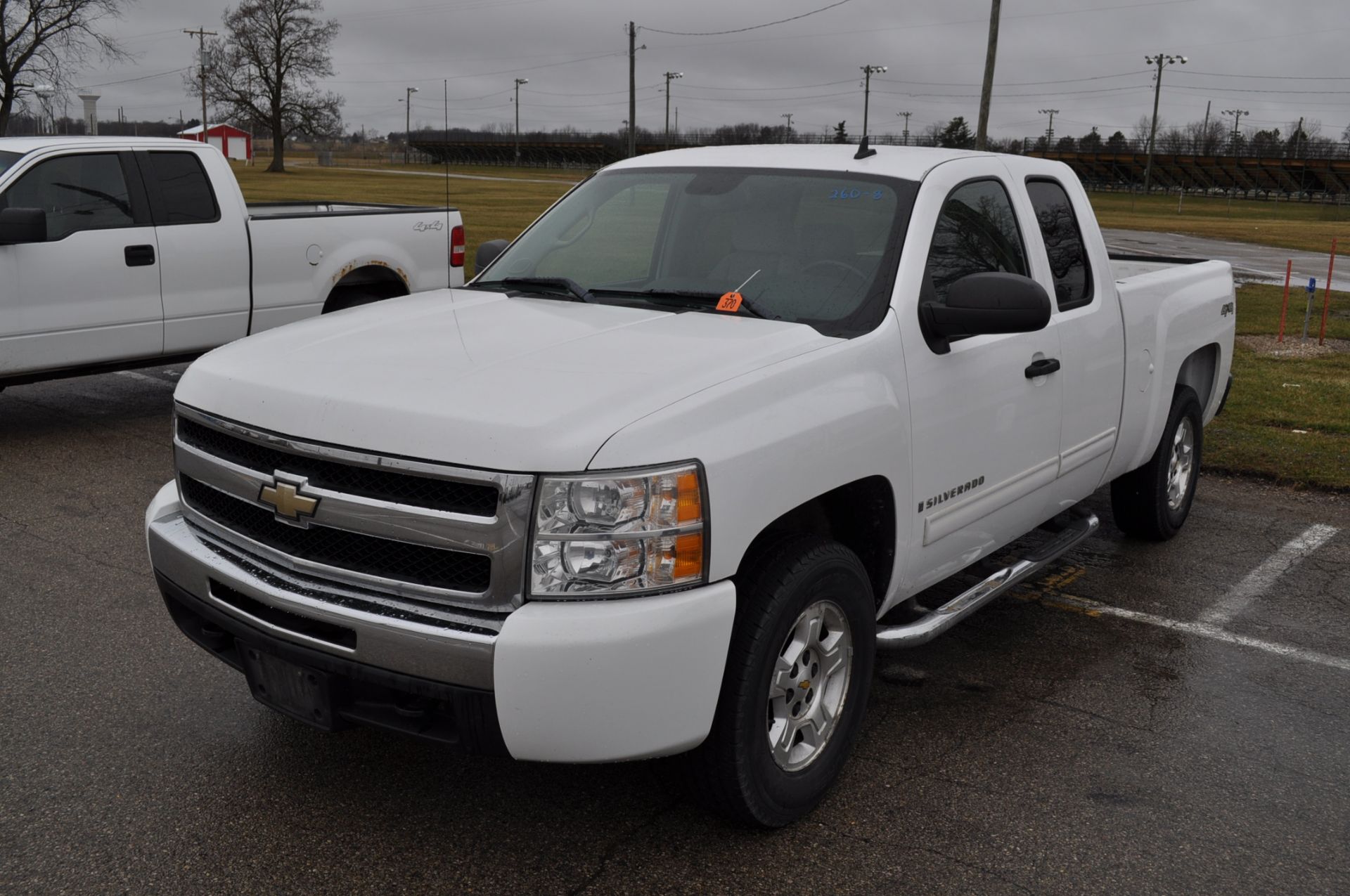 2009 Chevy 1500 ext cab pickup, 4x4, gas, auto, electric brake controller, 156,132 mi