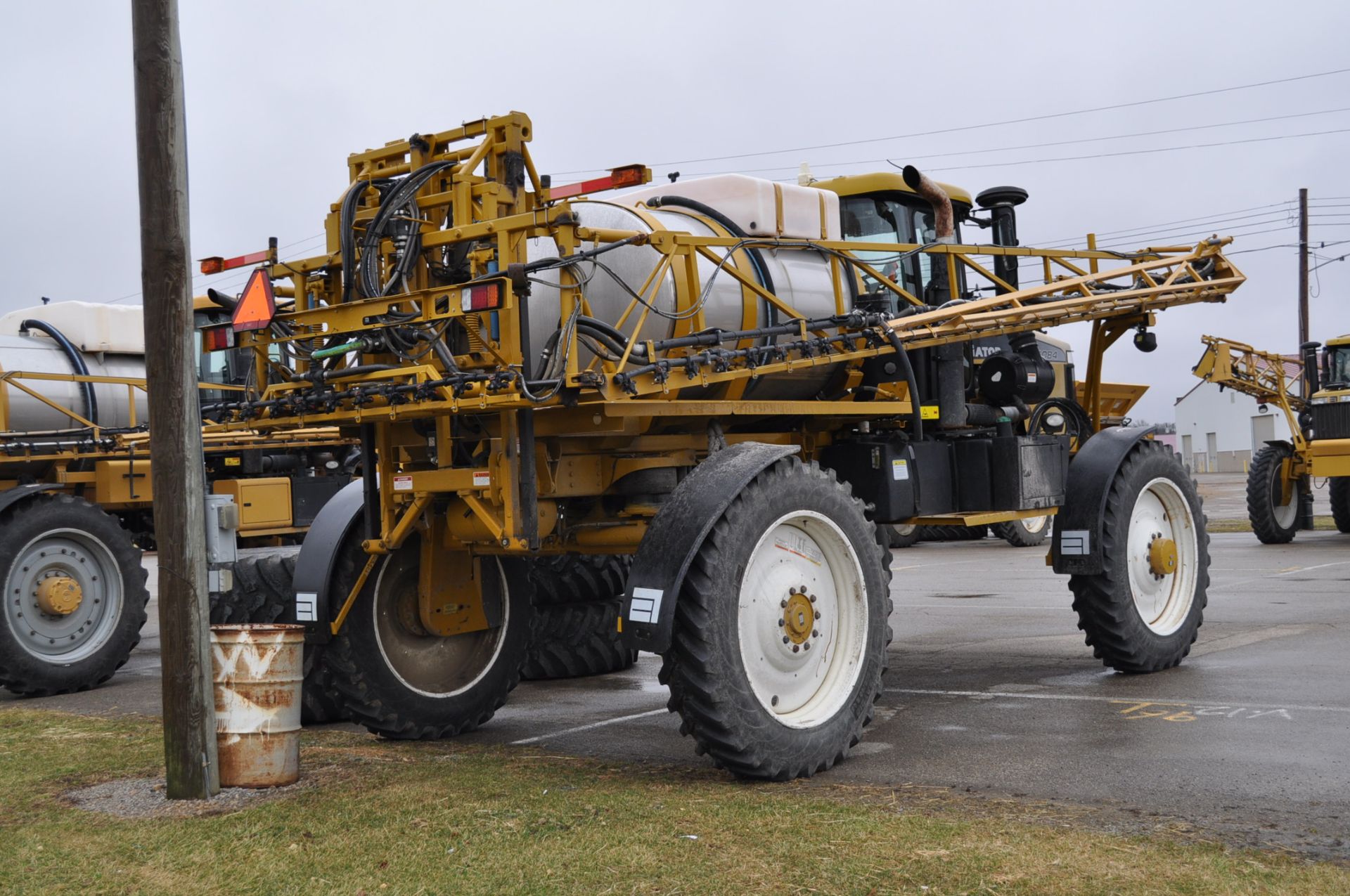 2011 1396 Rogator 1300gl SS tank 100’ booms - Image 9 of 11