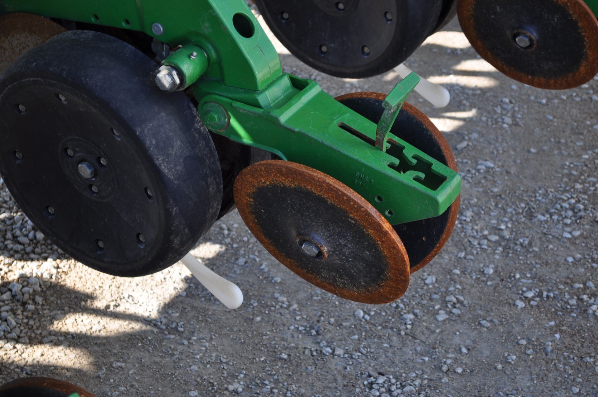 2013 John Deere 1790 planter, 16/32, no-till, CCS, pneumatic down pressure, 2 pt, marker - Image 10 of 12