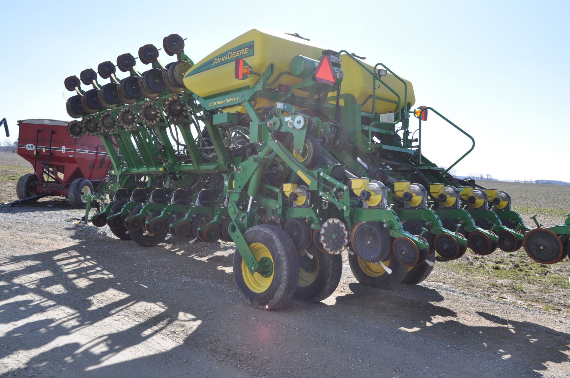 2013 John Deere 1790 planter, 16/32, no-till, CCS, pneumatic down pressure, 2 pt, marker - Image 2 of 12