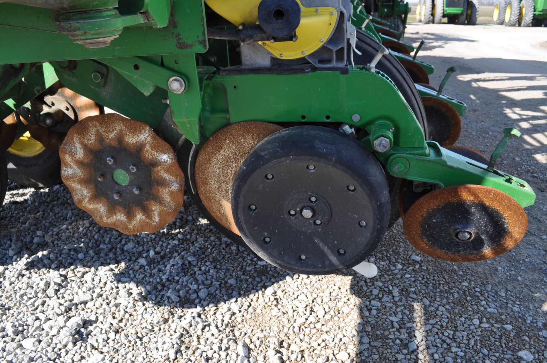 2013 John Deere 1790 planter, 16/32, no-till, CCS, pneumatic down pressure, 2 pt, marker - Image 9 of 12